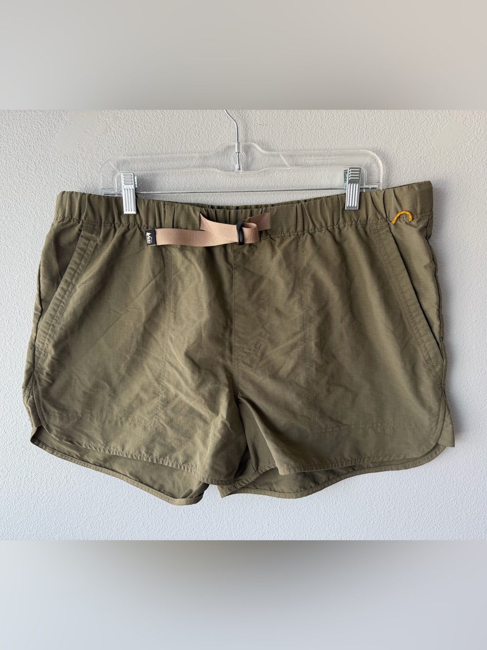 REI Co-op army green nylon blend Trailmade Amphib shorts Women’s sz XL